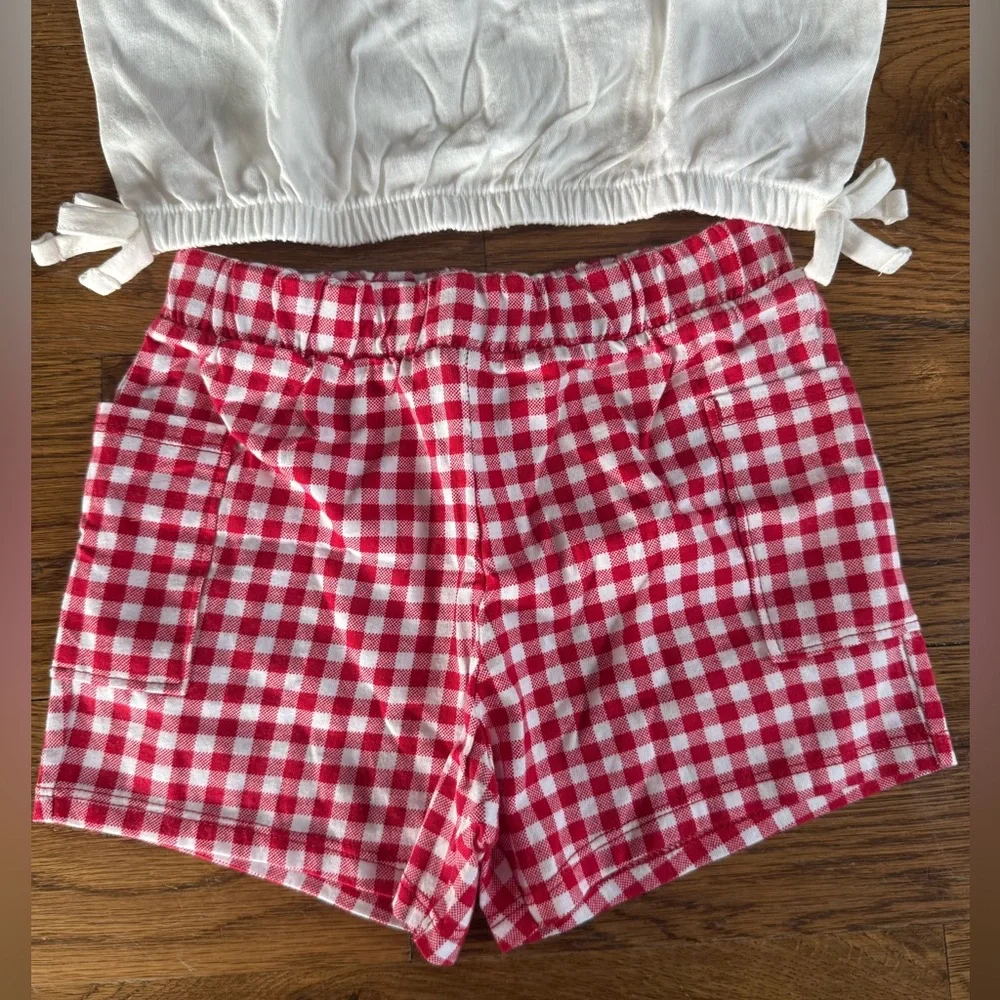 NWT. Old Navy. Sweetheart Cropped Tshirt and Red Plaid Shorts. Size 3T